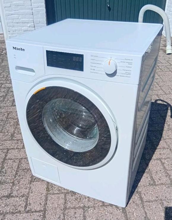 Miele W1 wasmachine bouwjaar 2024, Ophalen, 1200 tot 1600 toeren, 8 tot 10 kg, Zo goed als nieuw