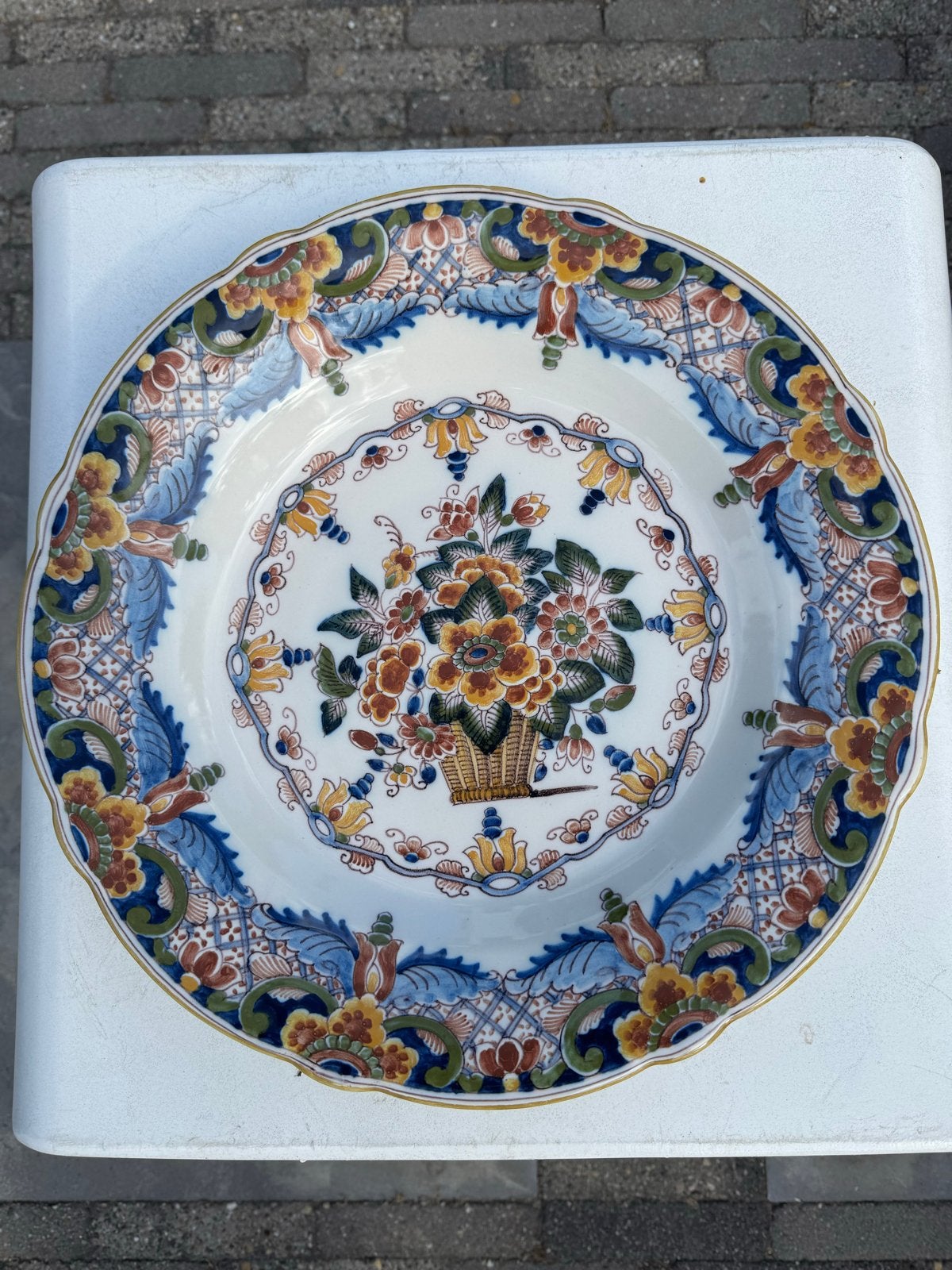 Antiek Makkum Aardewerk Sierbord met Bloemenmand 35cm, Antiek en Kunst, Antiek | Wandborden en Tegels, Ophalen