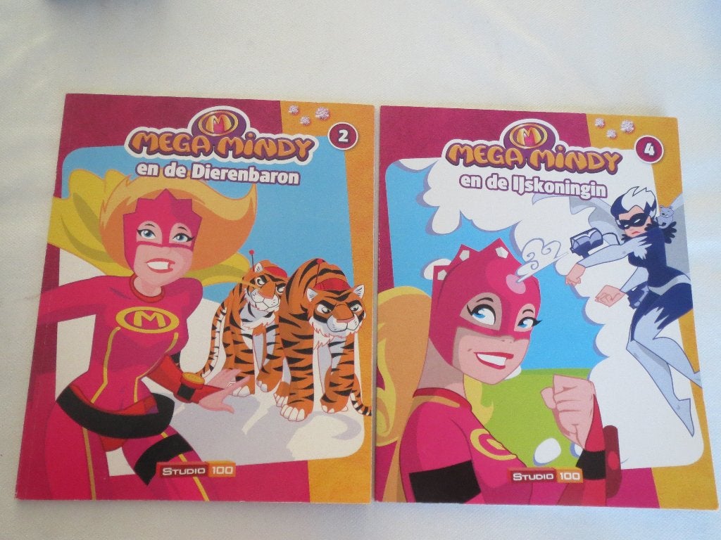 Twee kinderboeken van Studio 100 Mega Mindy, Ophalen of Verzenden, Gelezen, Sprookjes