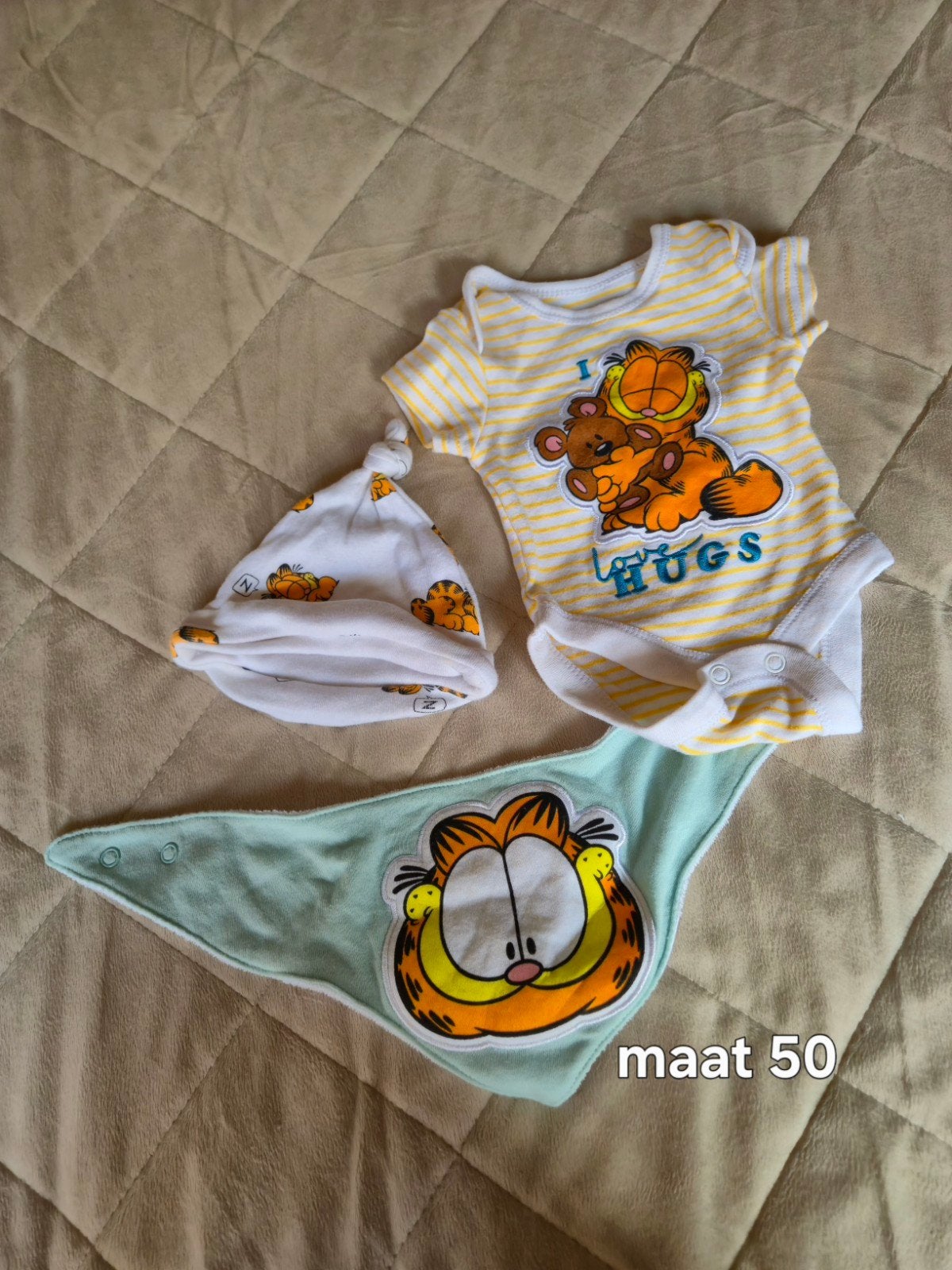 Garfield baby setje maat 50 - Romper, mutsje en slab, Garfield, Jongetje of Meisje, Ophalen of Verzenden, Zo goed als nieuw
