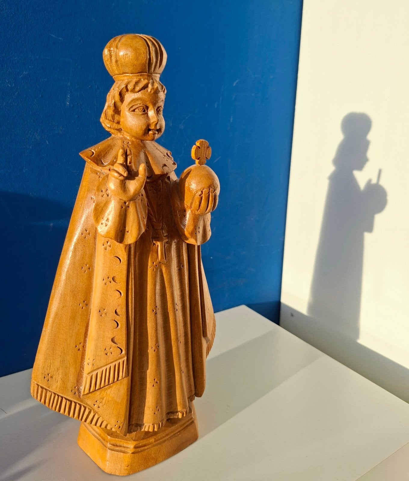 Houten devotiebeeldje Kindje Jezus van Praag, Antiek en Kunst, Ophalen of Verzenden
