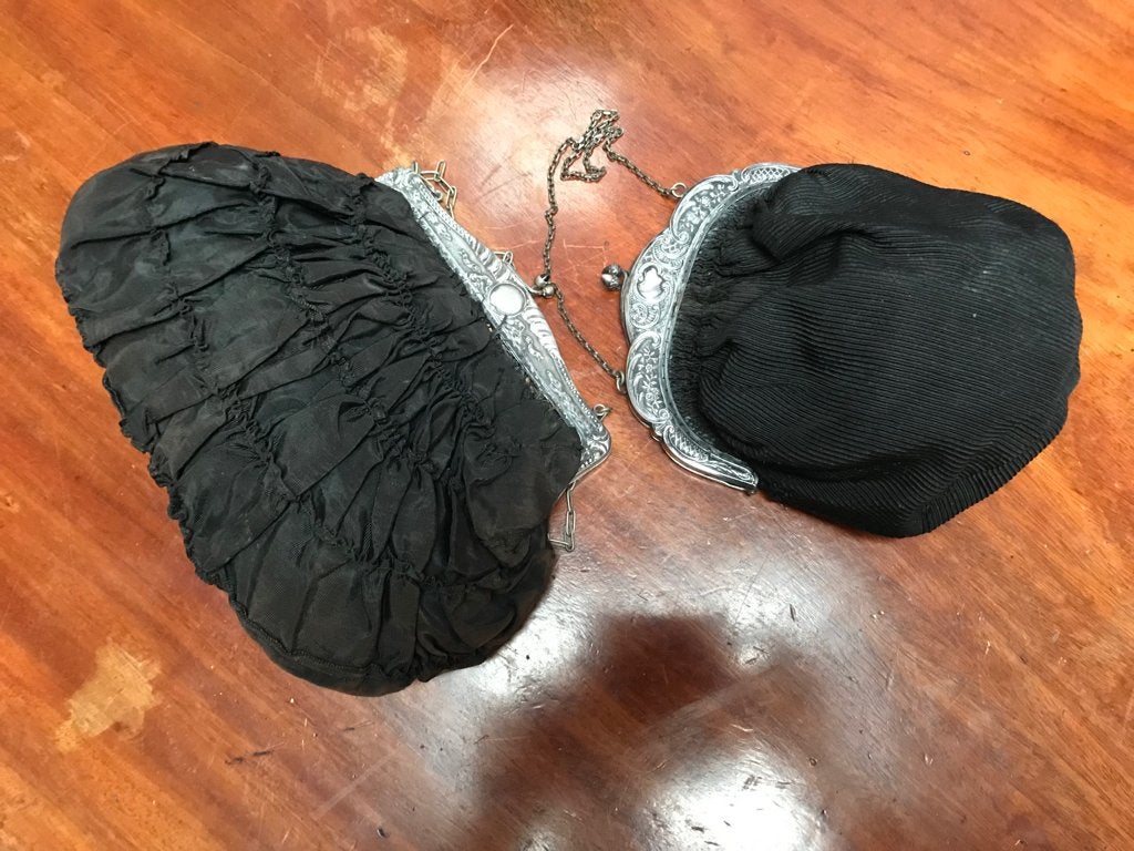2 verzilverde beugeltassen, handtassen 19e eeuw., Ophalen of Verzenden