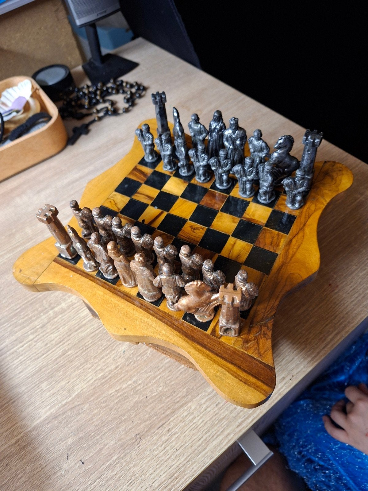 Uniek schaakspel met houten bord en metalen stukken, Ophalen, Gebruikt