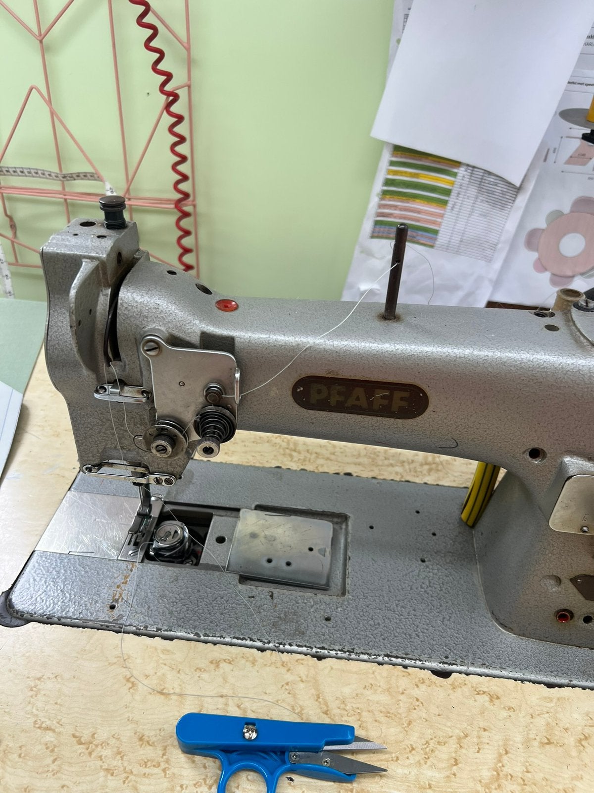 Industriële naaimachine Pfaff, Ophalen of Verzenden, Naaimachine, Industrieel, Gebruikt