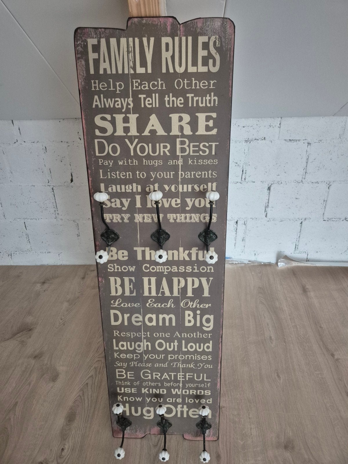 Houten wandkapstok met 'Family Rules' tekst, Wandkapstok, Gebruikt, 100 tot 150 cm, Ophalen of Verzenden