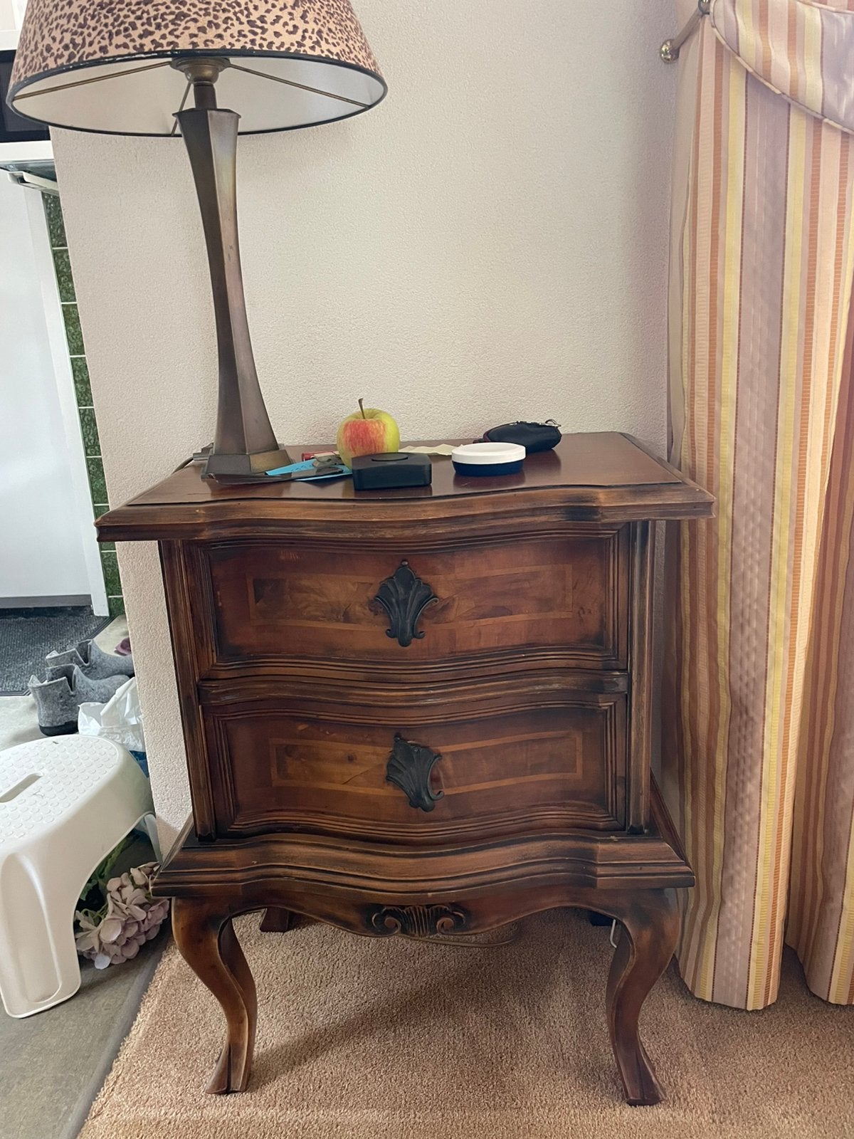 Antiek/vintage nachtkastje met lades, Ophalen, Zo goed als nieuw, Minder dan 45 cm