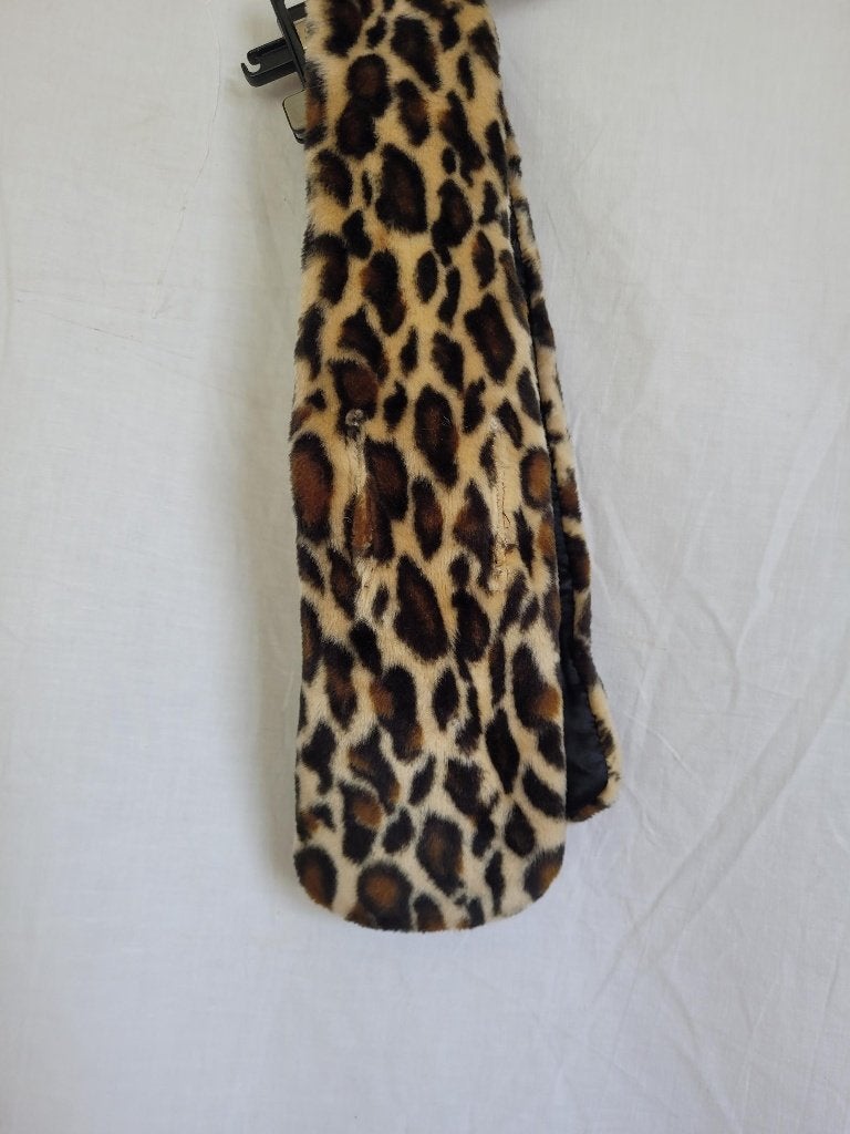 Leuk luipaardsjaaltje 78 cm lang, Kinderen en Baby's, Kinderkleding | Mutsen, Sjaals en Handschoenen, Meisje, ., Ophalen of Verzenden