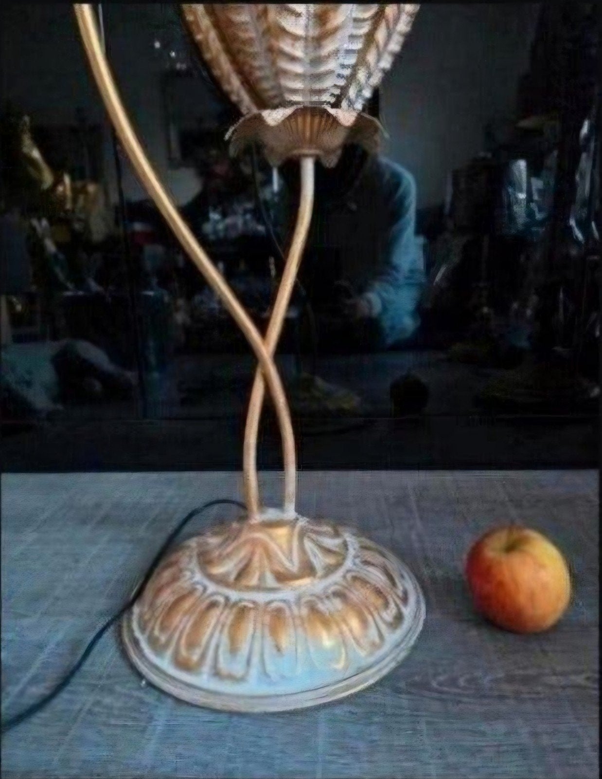 Prachtige decoratieve lamp in de vorm van twee gouden bloeme, Ophalen, Nieuw