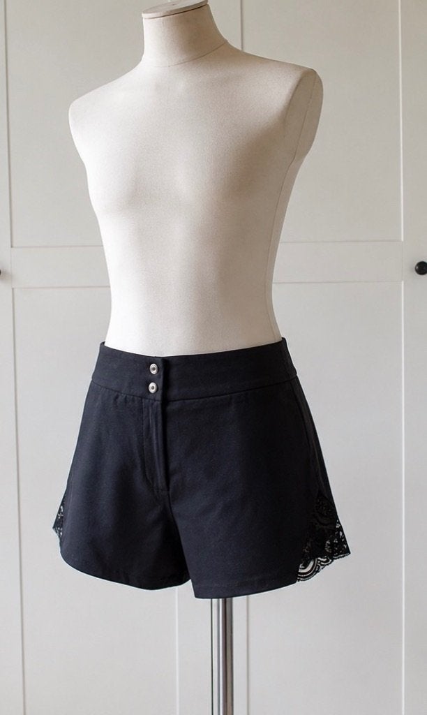 Crazyworld zwarte short NIEUW maat 36, Ophalen, Kort, Zwart, Nieuw