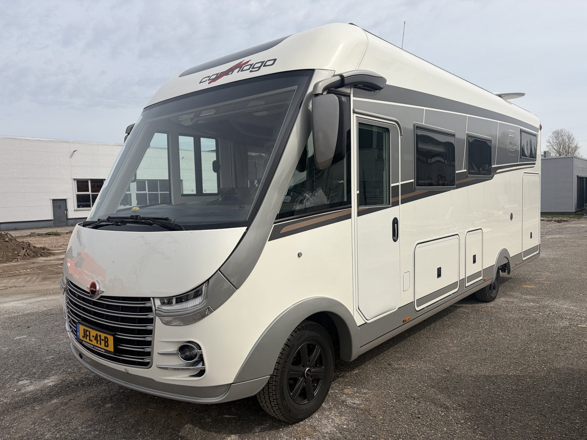 Carthago CHIC S-PLUS I50 LE Hefbed Levelsysteem Luchtvering, Caravans en Kamperen, Campers, Galliersweg 39
5349AT  OSS, NL, 7 tot 8 meter