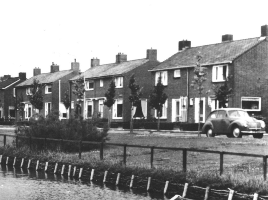 947364	Usquert	Vijver Wederopbouw	Nette kaart Onbeschreven, Ophalen of Verzenden, 1960 tot 1980, Ongelopen, Groningen
