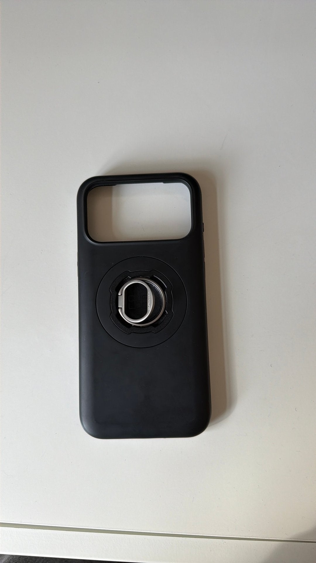 Quatlock + vingerring iPhone 17 pro max, Kunststof, IPhone 17, Zwart, Draadloos opladen