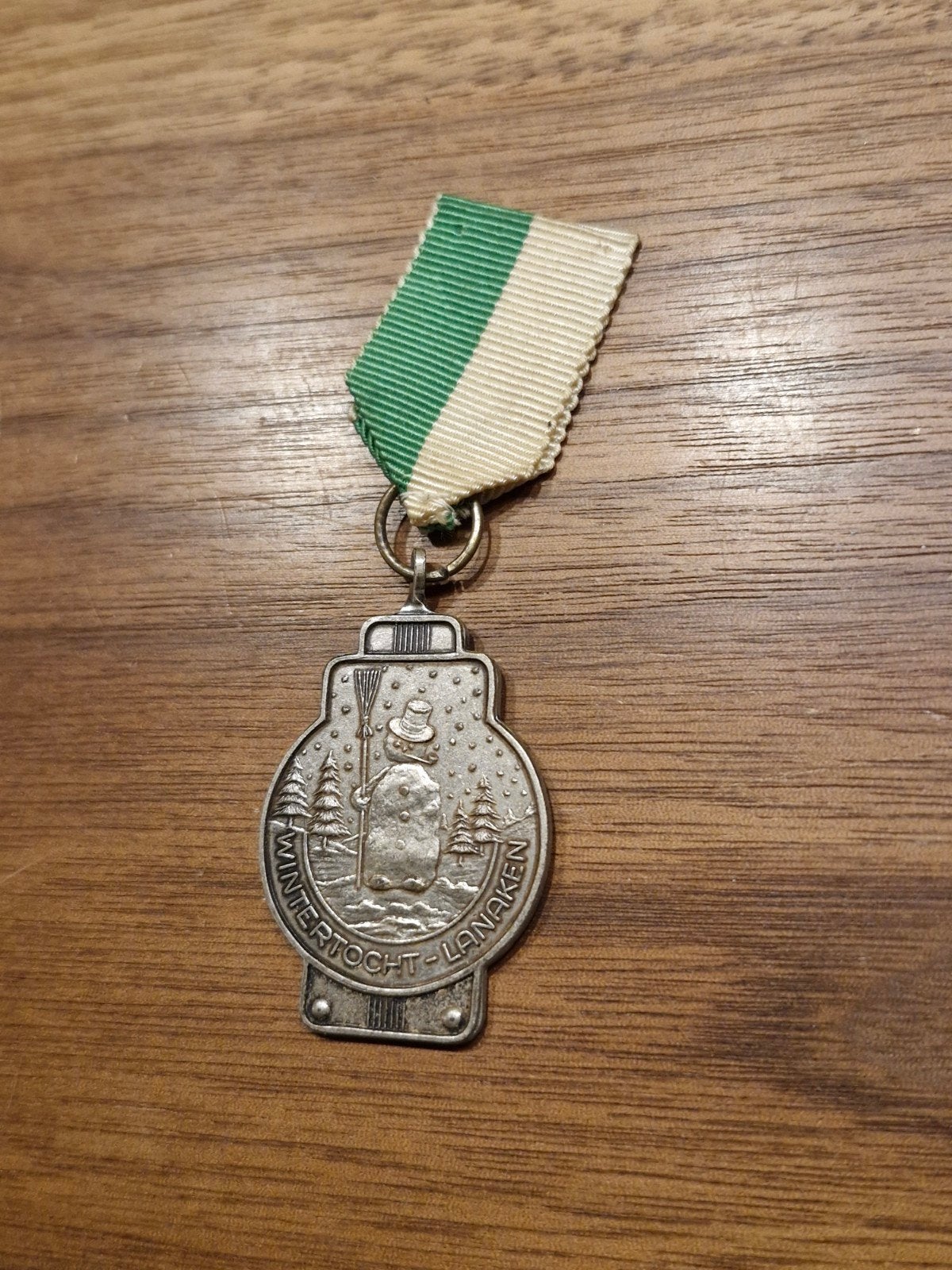 191 Vintage Wintertocht Lanaken Medaille met Lint, Ophalen of Verzenden