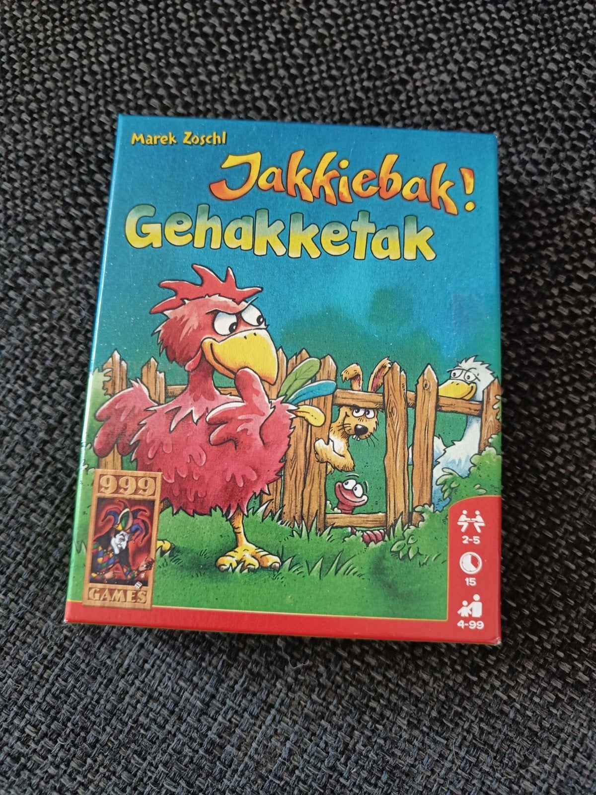 Jakkiebak! Gehakketak kaartspel - In nieuwstaat, Hobby en Vrije tijd, Gezelschapsspellen | Kaartspellen, Nieuw, Een of twee spelers