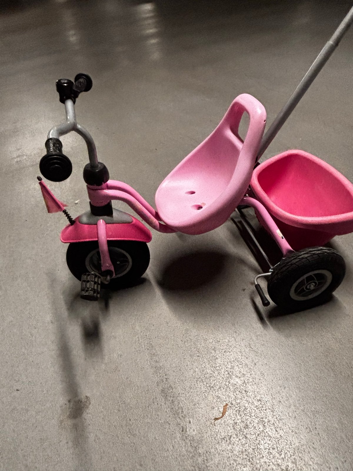 Roze Puky driewieler met duwstang en kiepbakje, Ophalen, Gebruikt, Duwstang