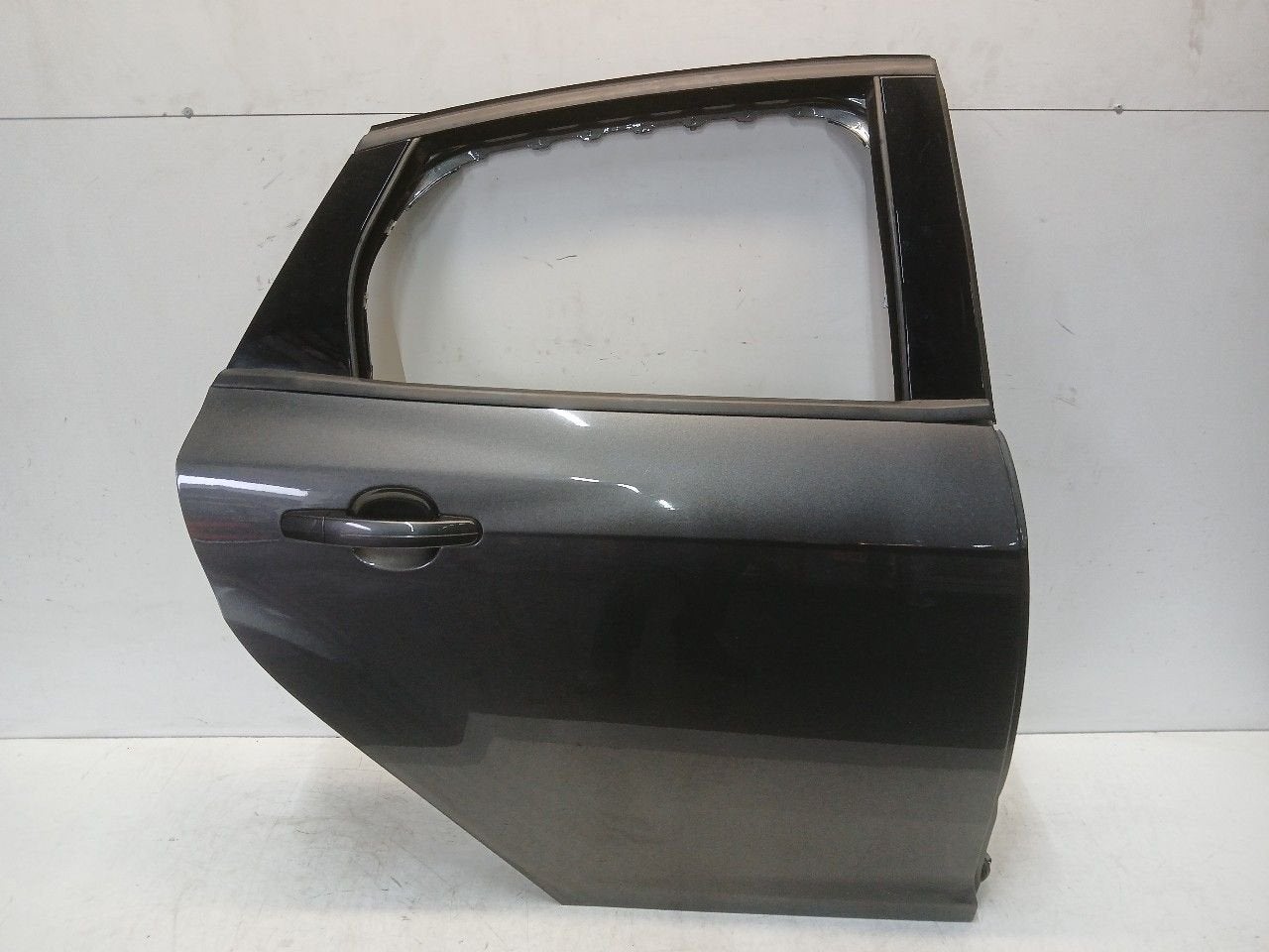 Portier rechts achter Ford Focus, Auto-onderdelen, Onderdelen@venauto.nl, Van der Ven Autorecycling B.V., Gebruikt, Ettenseweg 76, 4706 PB Roosendaal, The Netherlands