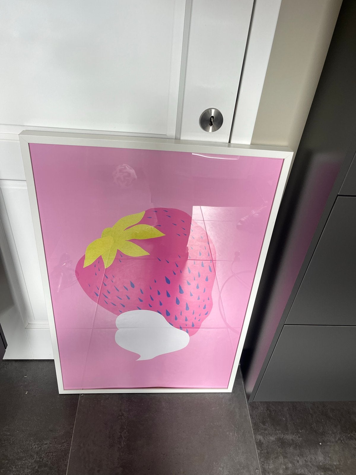 Roze aardbeienposter met lijst, Ophalen, Rechthoekig Staand, Met lijst, Deurposter of groter