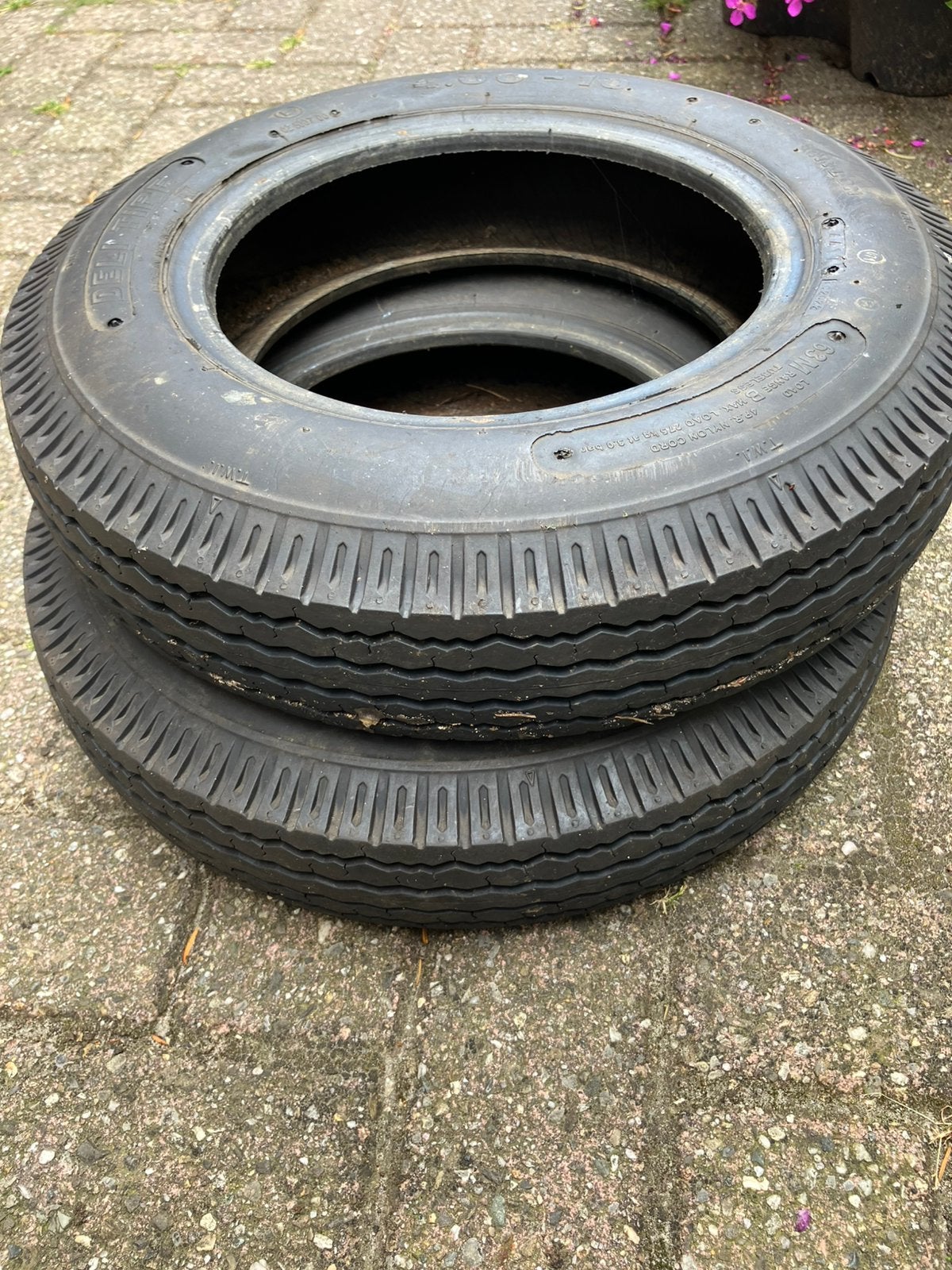 2 aanhanger banden 10 inch, Auto diversen, Aanhangwagen-onderdelen, Ophalen of Verzenden, Gebruikt