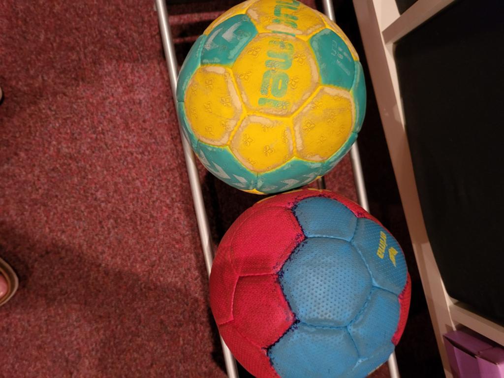 2 gebruikte handbalballen maat  2, Ophalen of Verzenden, Gebruikt, Bal