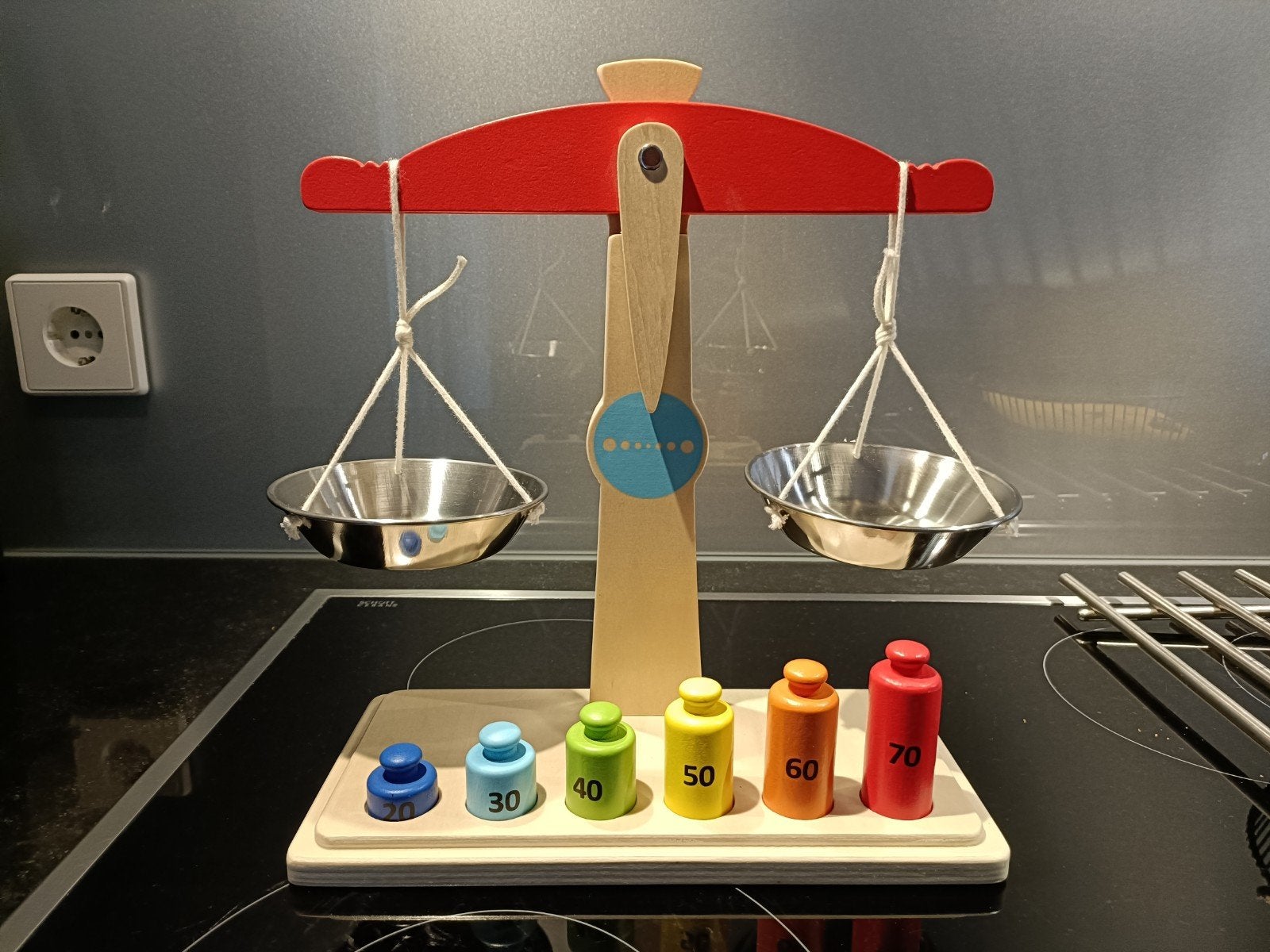 New Classic Toys Houten Weegschaal met Gewichten, Ophalen of Verzenden, Zo goed als nieuw, Rekenen