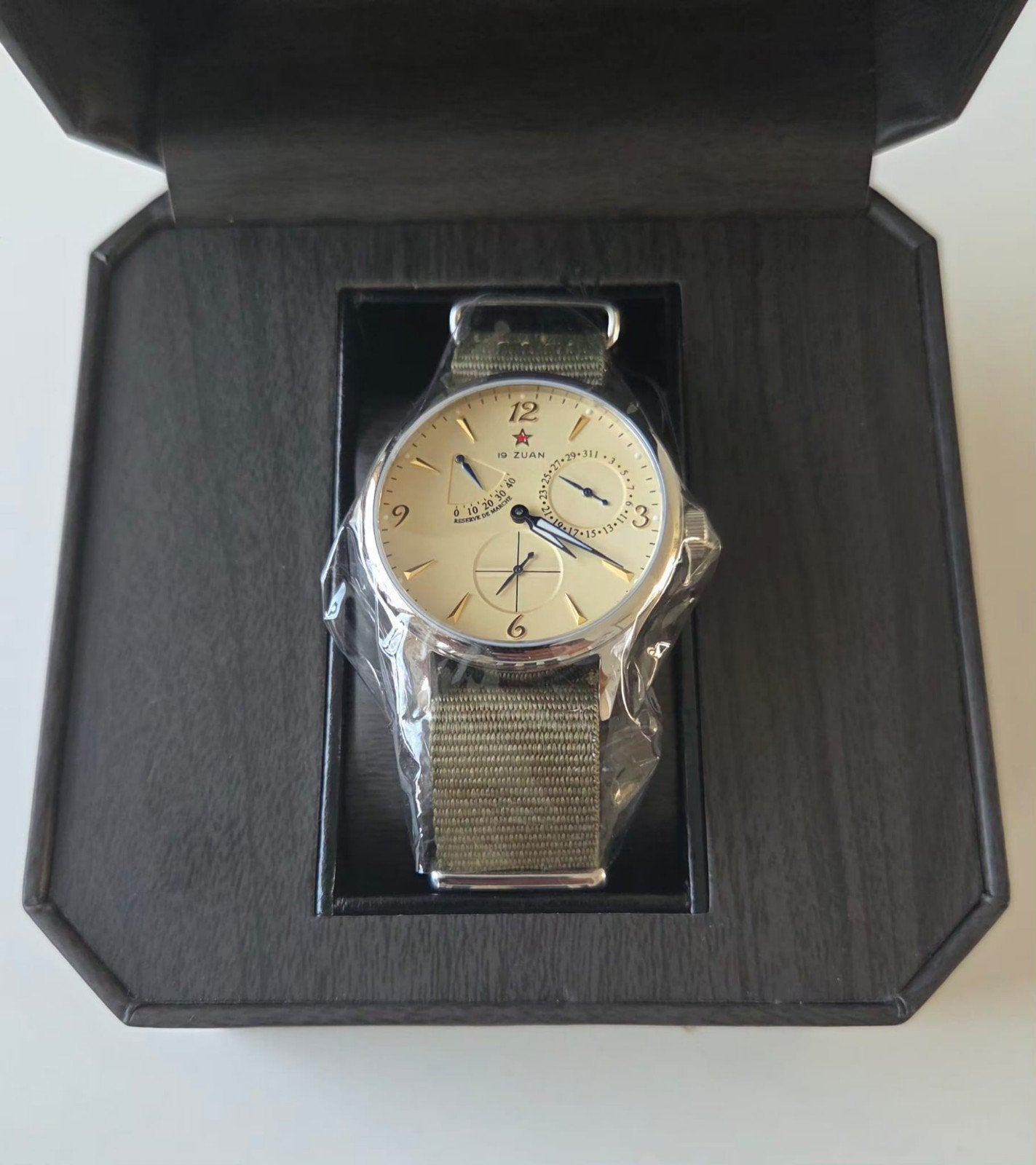 19 ZUAN Polshorloge - Nieuw in doos 40mm, Sieraden, Tassen en Uiterlijk, Staal, Polshorloge, Overige materialen, Nieuw