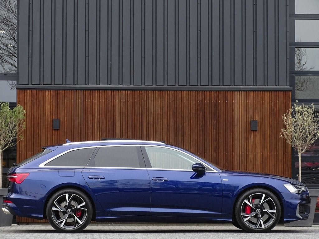 Audi A6 Avant 55 TFSIe 367PK Quattro / S6 Edit / Pano / Matr, Automaat, Gebruikt, 4 cilinders, Blauw
