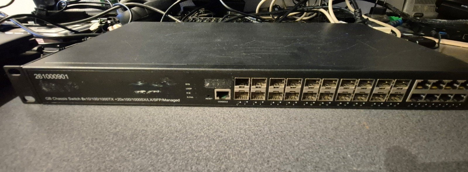 EKS GB Chassis Switch - 8x Gbit Ethernet, 20x SFP, Computers en Software, Netwerk switches, Ophalen of Verzenden, Gebruikt