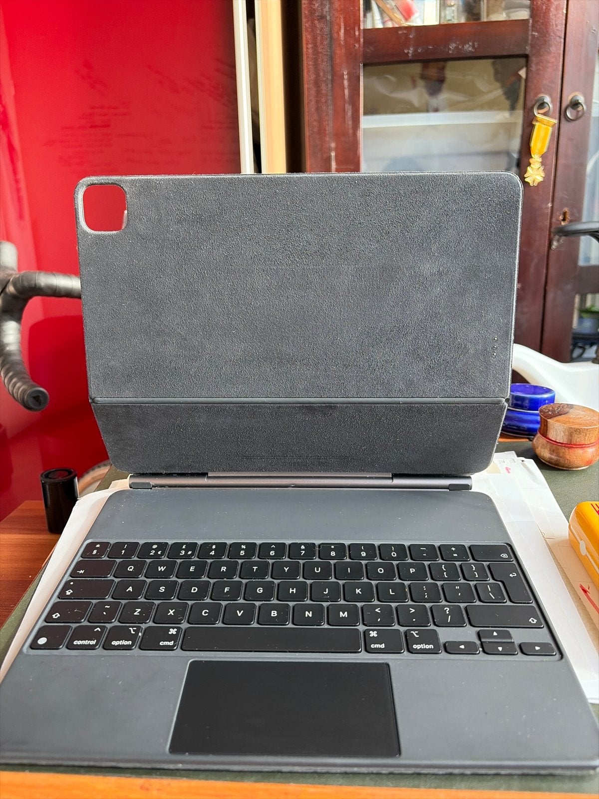 Apple Magic Keyboard met trackpad, Zwart, 11 inch, Ophalen of Verzenden, Zo goed als nieuw
