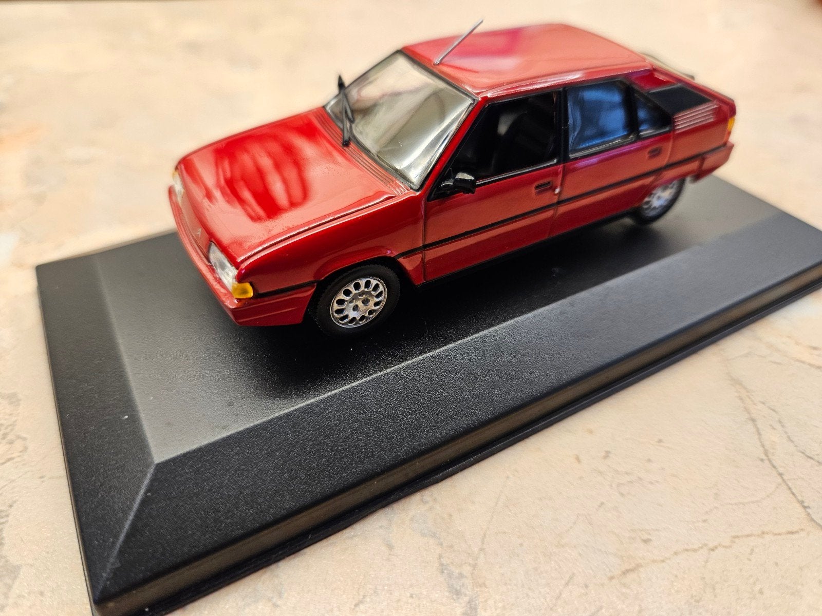 Citroën BX 16 TRS 1983 Rood 1:43, Ophalen of Verzenden, Zo goed als nieuw, Auto, Overige merken