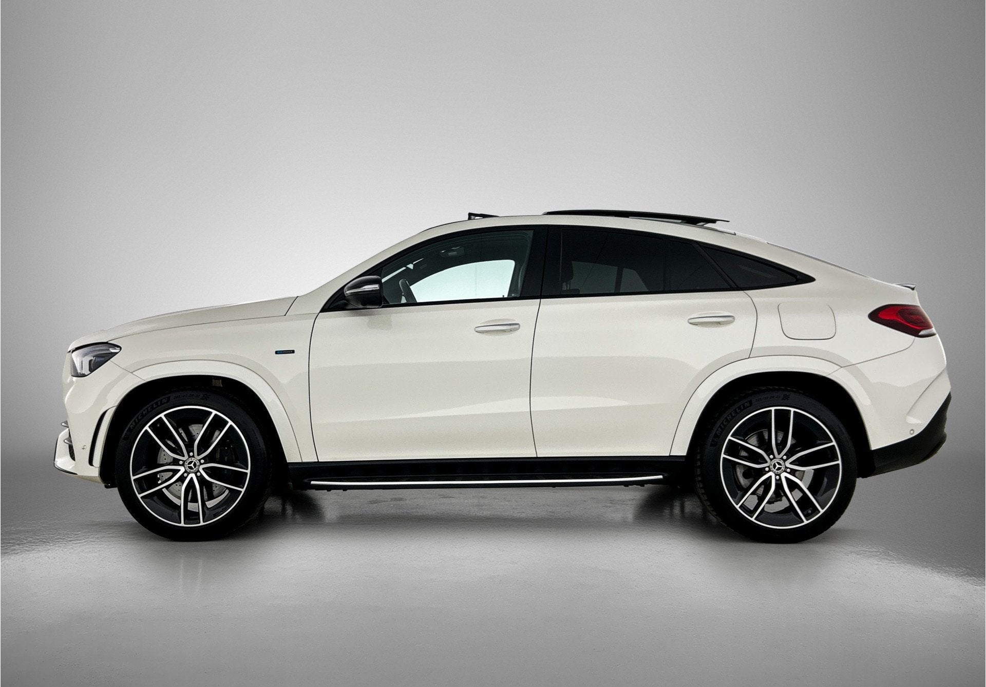 Mercedes-Benz GLE 350 e 4MATIC | Panoramadak | 360° camera, Auto's, 12 maanden, Gebruikt, 4 cilinders, 2525 kg