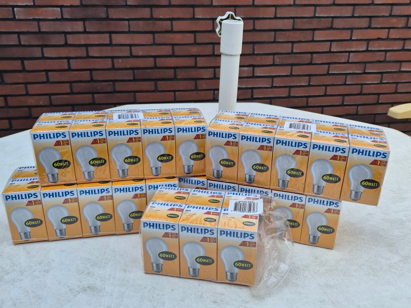 Philips gloeilampen 60W E27 A55 - Nieuw in doos, Ophalen, Philips, Nieuw, E27 (groot)