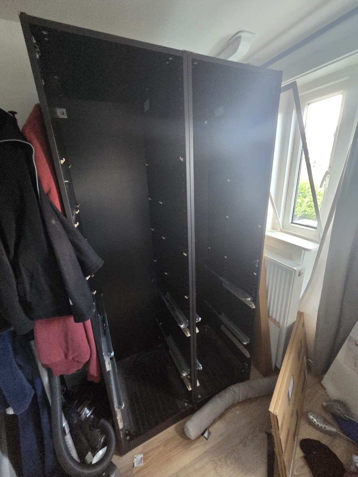 IKEA PAX Kast - Zwartbruin. Inclusief één spiegeldeur, Huis en Inrichting, Kasten | Kledingkasten, Ophalen, Gebruikt, 100 tot 150 cm