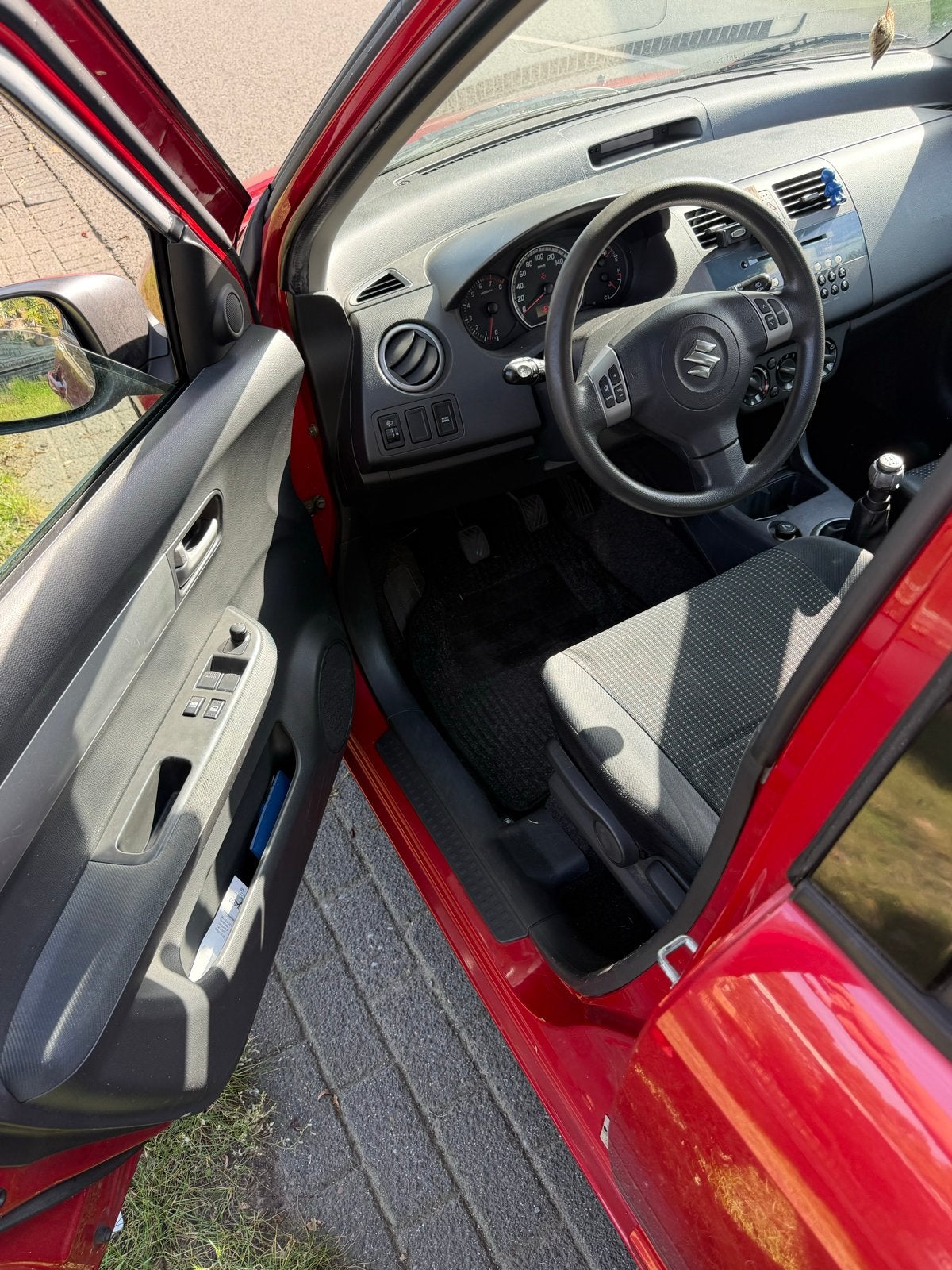 Foto 15 van Suzuki Swift 1.3 5D Airco – APK 03-2027