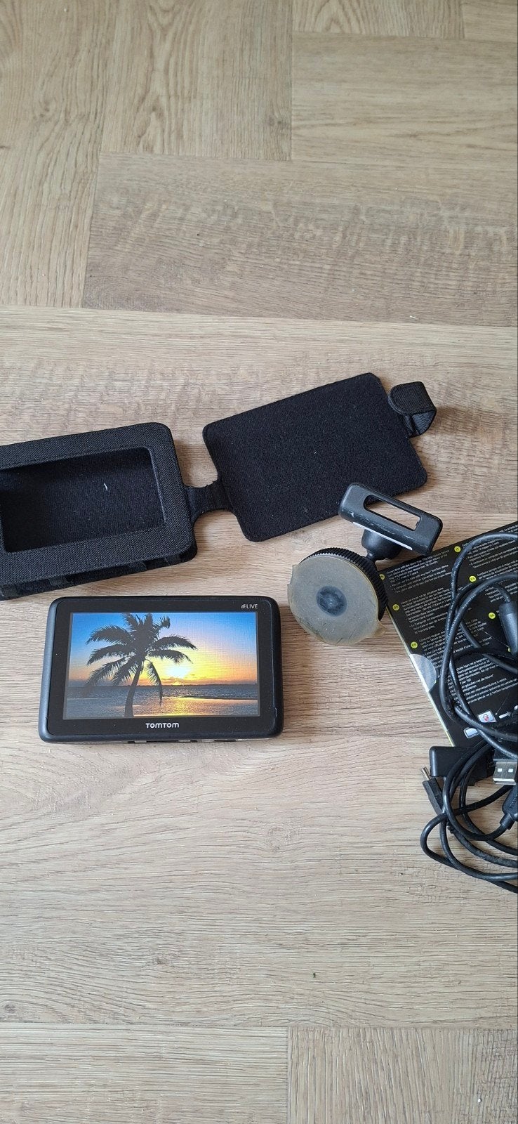 TomTom GO LIVE 4CR52 Navigatiesysteem met accessoires, Ophalen of Verzenden, Gebruikt