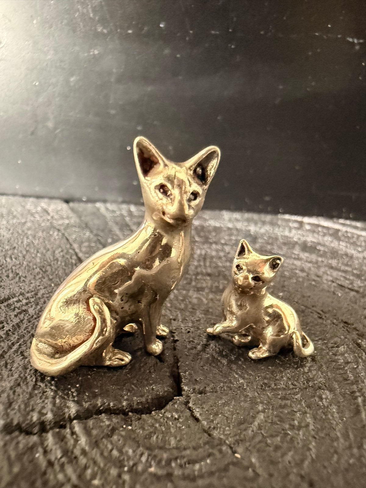 Zilveren miniatuur zittende katten/poezen, 800 zilver, Verzenden