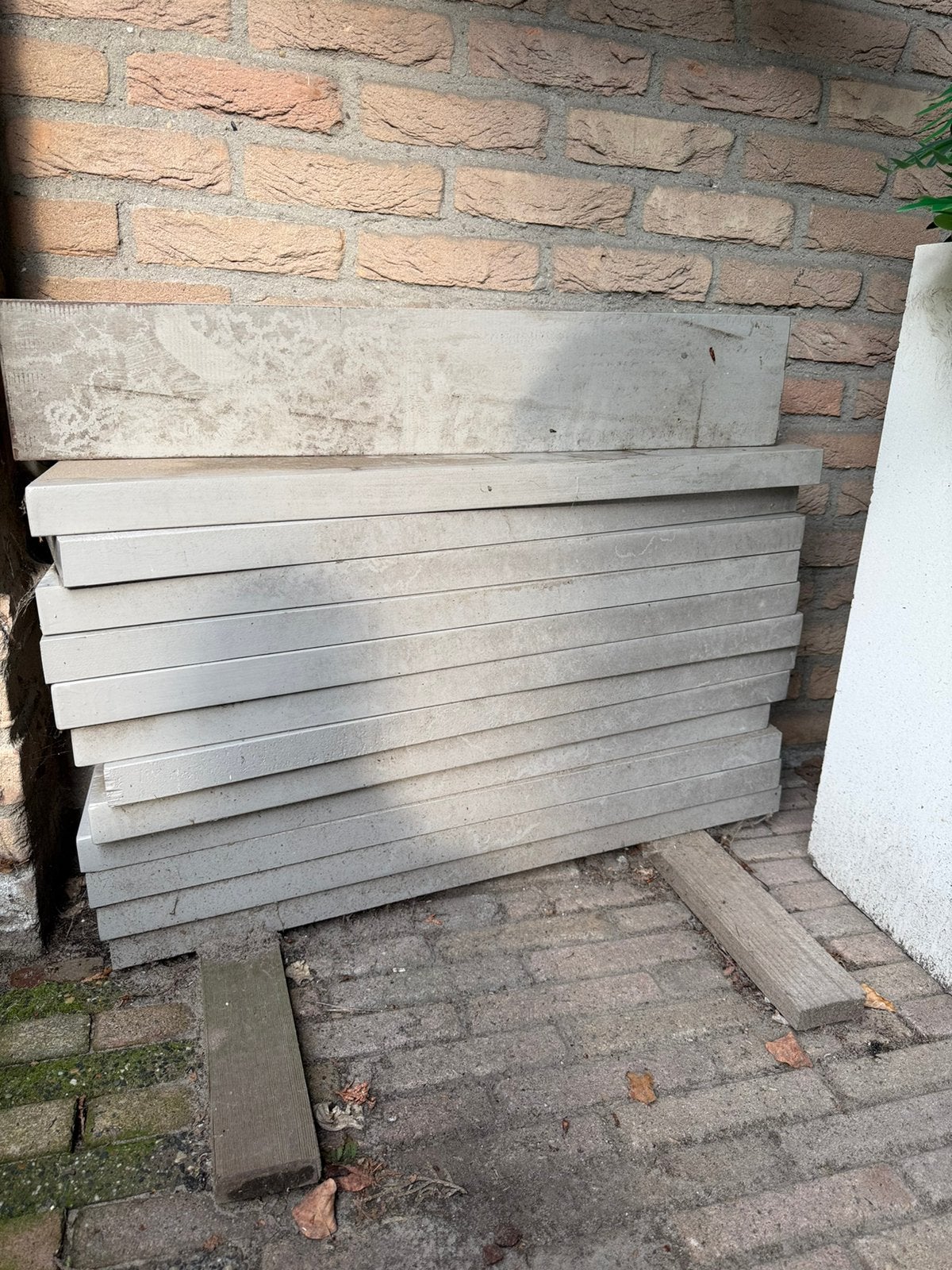 Te koop 13 meranti traptreden, Doe-het-zelf en Verbouw, Gebruikt, 25 tot 50 mm, Ophalen of Verzenden, Plank