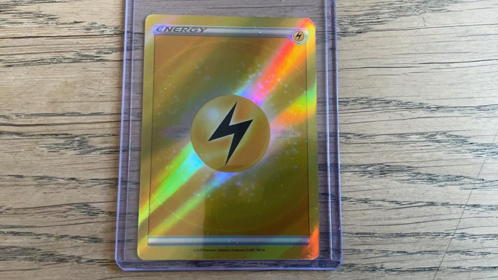 Pokémon Gold Lightning Energy Kaart (Foil), Hobby en Vrije tijd, Verzamelkaartspellen | Pokémon, Ophalen of Verzenden, Zo goed als nieuw