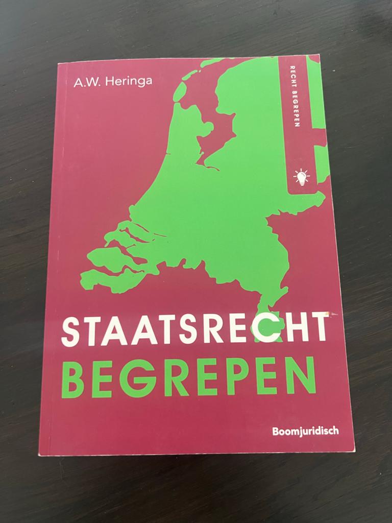 Staatsrecht begrepen - HBO rechten studie, Ophalen of Verzenden, Zo goed als nieuw, HBO