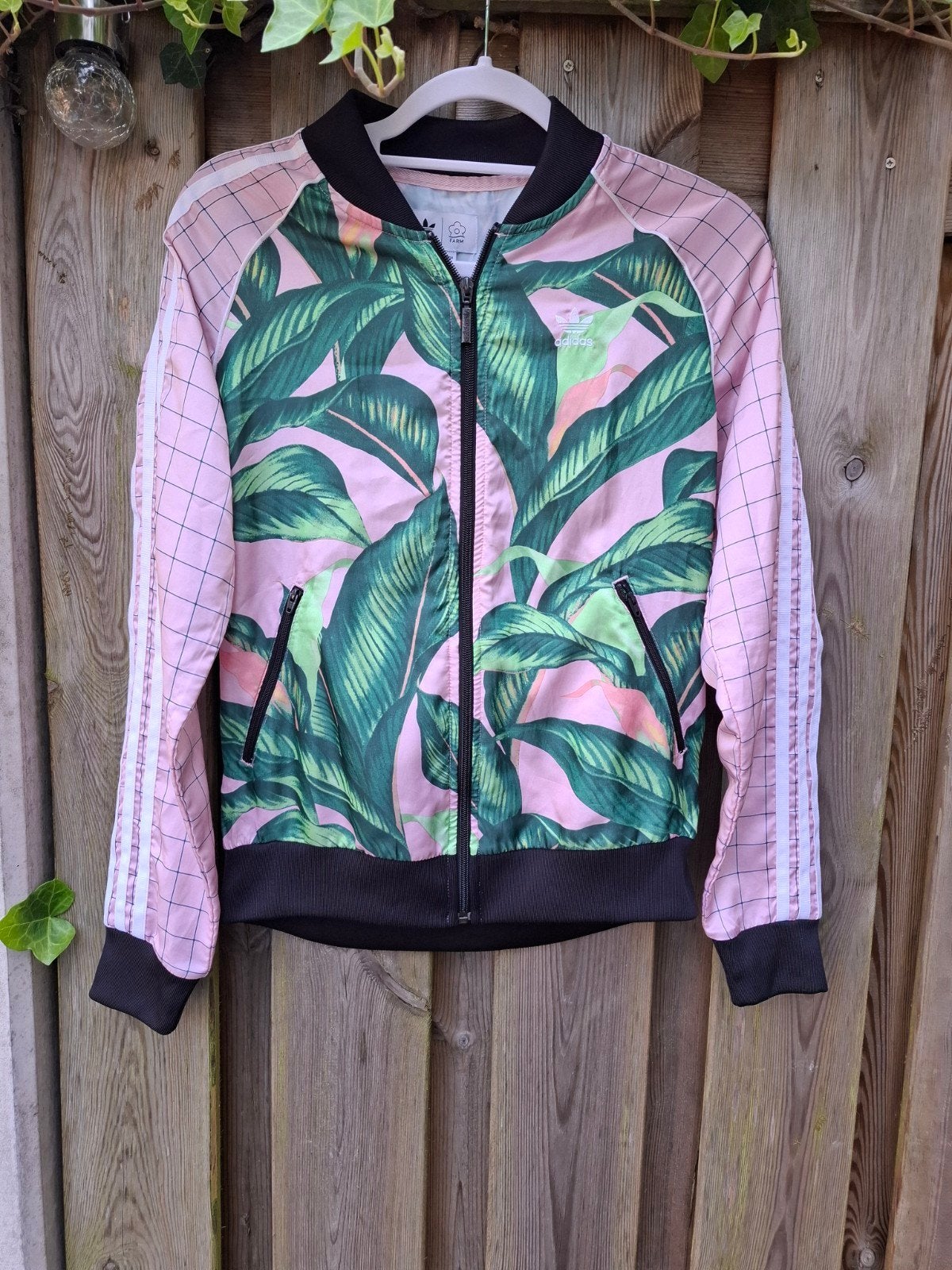 Adidas Originals x FARM bomberjack tropical print roze maat, Adidas, Overige typen, Ophalen of Verzenden, Zo goed als nieuw