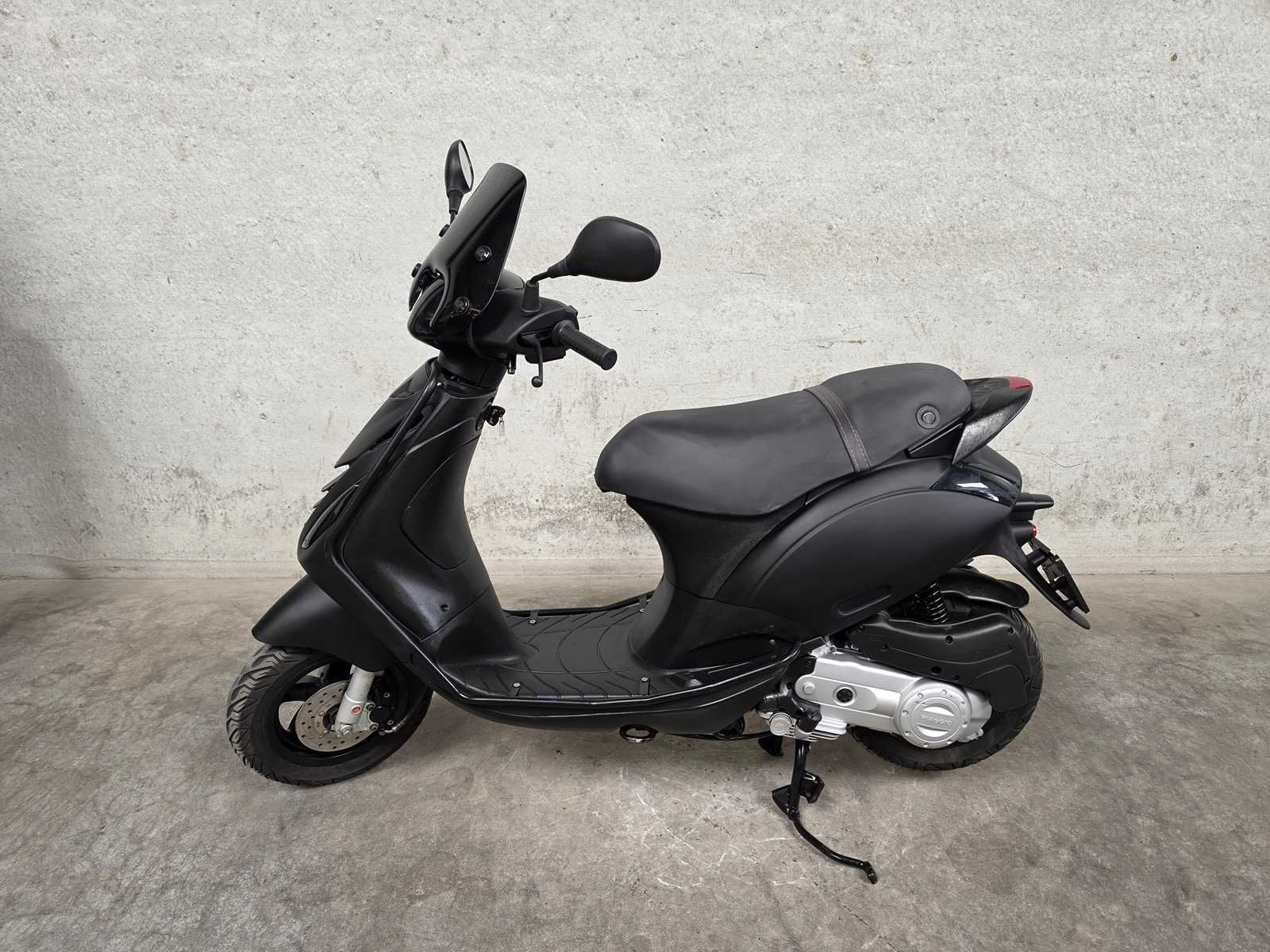 Piaggio - Bromscooter - Zip - 4T 45km uitvoering fkj15d, Fietsen en Brommers, Gebruikt, Piaggio