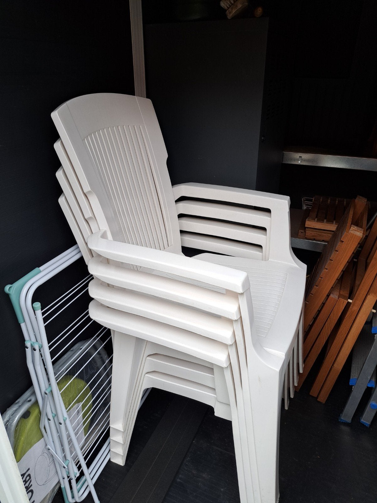 Stapelbare kunststof tuinstoelen (set van 4), Ophalen
