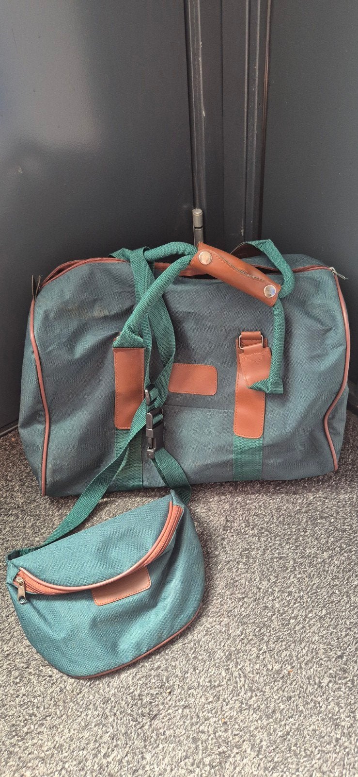 Groene Reistas + buideltasje Nieuw !, Sieraden, Tassen en Uiterlijk, 40 tot 60 cm, 20 tot 30 cm, Ophalen of Verzenden, Groen