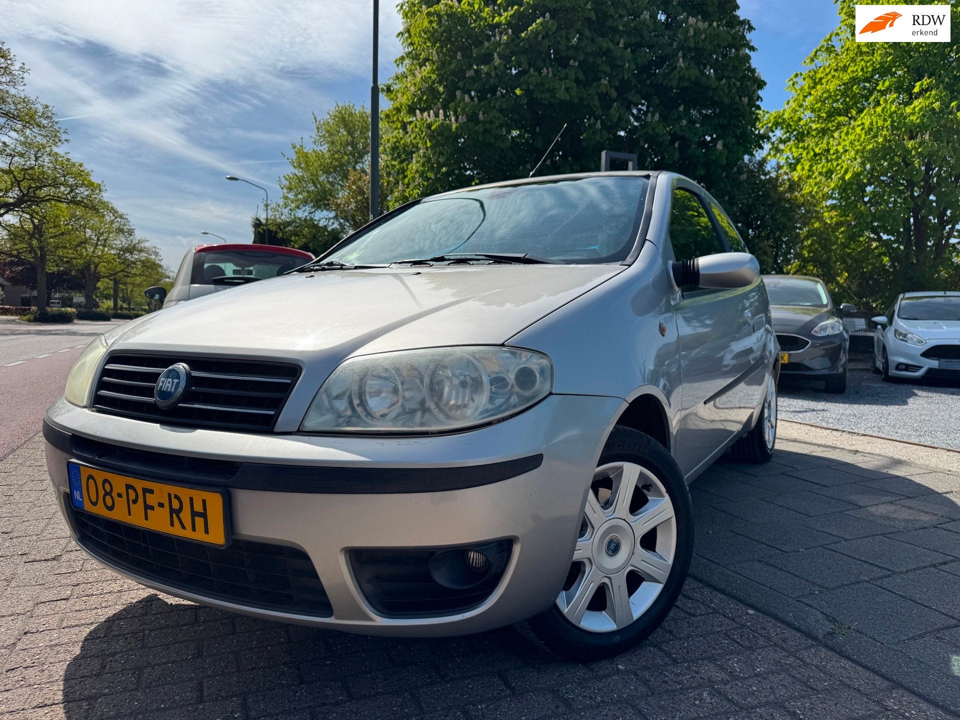 Fiat Punto 1.4-16V Clima Elek Pakket Cruise Lmv Pdc, Auto's, Voorwielaandrijving, Stof, Parkeersensor, 400 kg