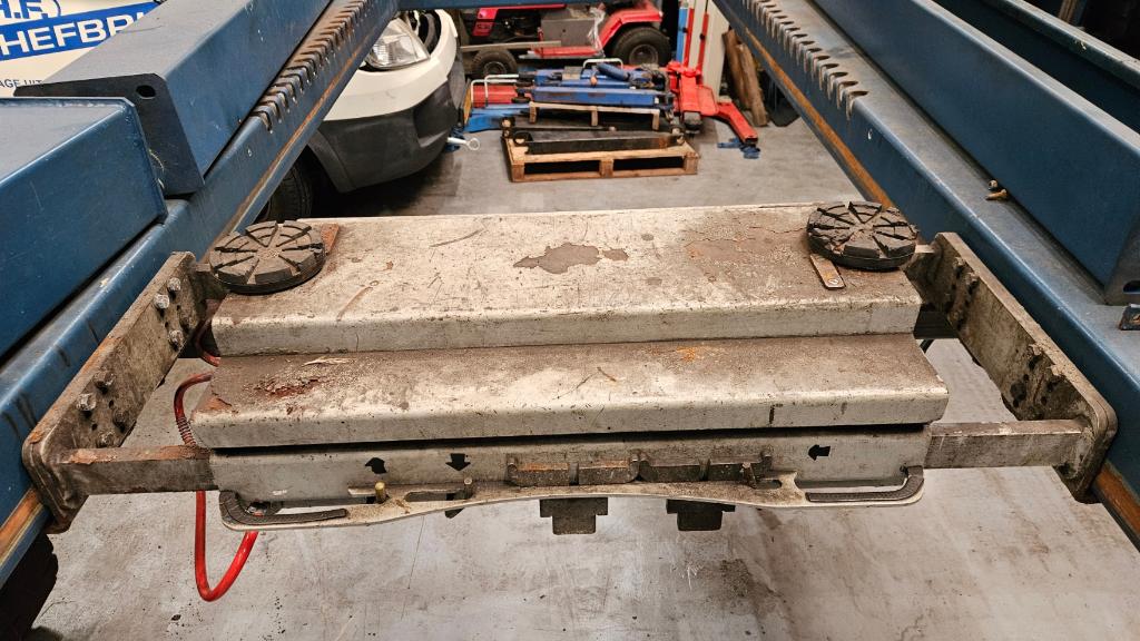 Brugkrik hefbrugkrik autokrik Nussbaum JACK 2000 2000Kg 2002, Auto diversen, Overige Auto diversen, Ophalen