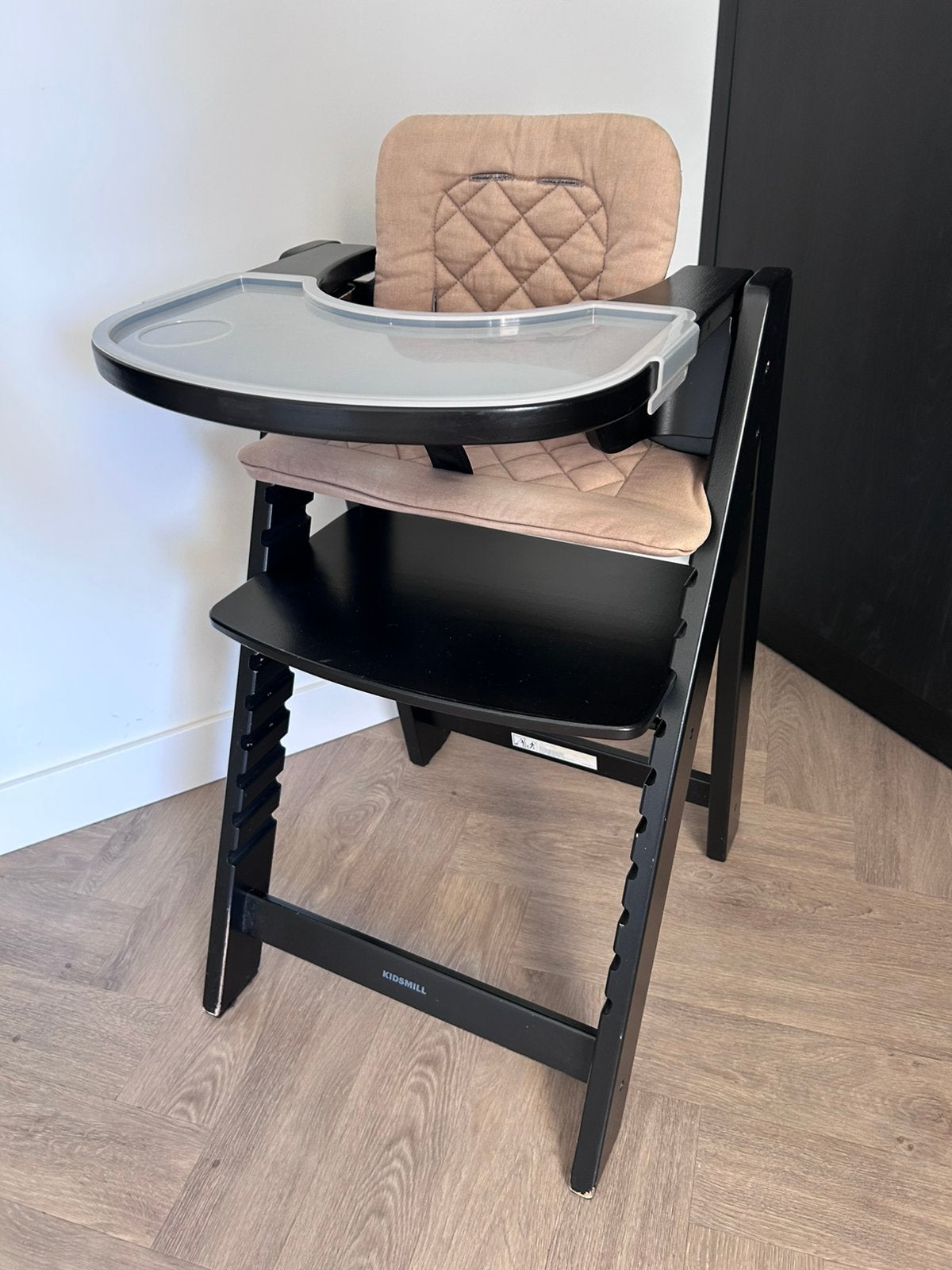 Kidsmill Up! Kinderstoel met babyset, kussenset en eetblad, Kinderen en Baby's, Kinderstoelen, Ophalen, Zo goed als nieuw, Meegroeistoel