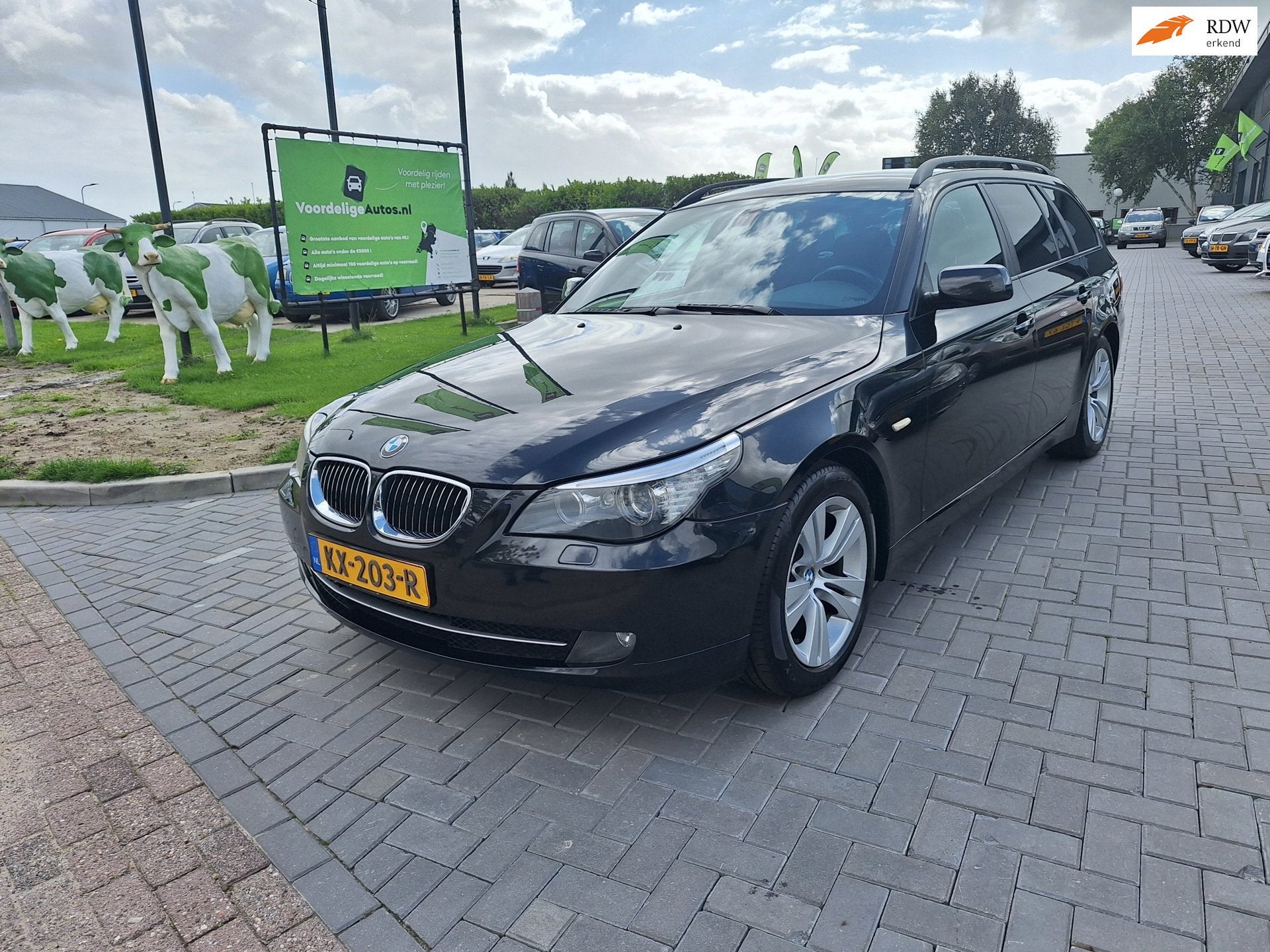 BMW 5-serie Touring 520i Business Line Edition I / Zeer nett, Achterwielaandrijving, 4 cilinders, 1535 kg, Zwart