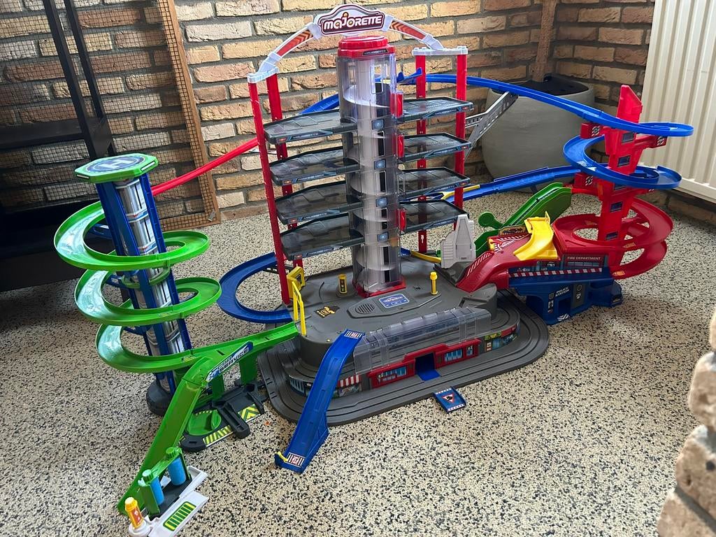 Majorette Super City garage, Kinderen en Baby's, Speelgoed | Racebanen, Ophalen, Zo goed als nieuw, Handmatig, Overige merken