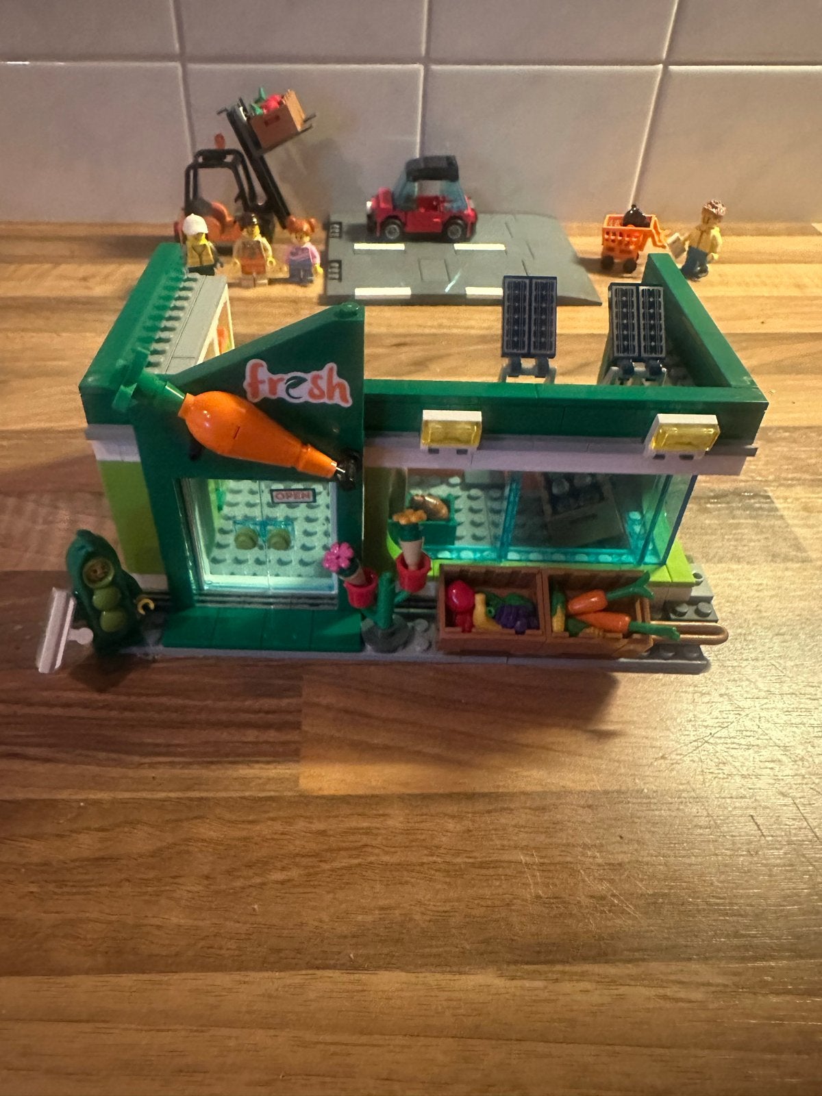 LEGO City 60347 Supermarkt met Auto en Vorkheftruck, Ophalen, Zo goed als nieuw, Overige merken