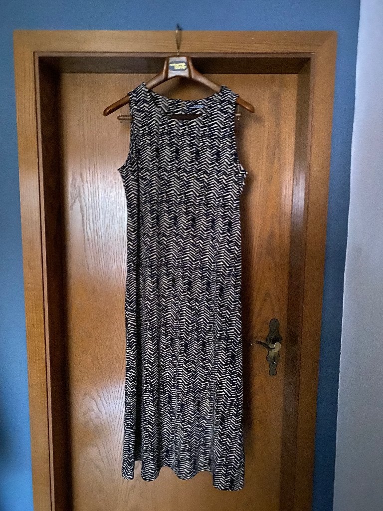 ZGAN Norah maxi jurk travelstof mt 42 / 44 verzenden kan, Ophalen, Zwart, Maat 42/44 (L), Zo goed als nieuw