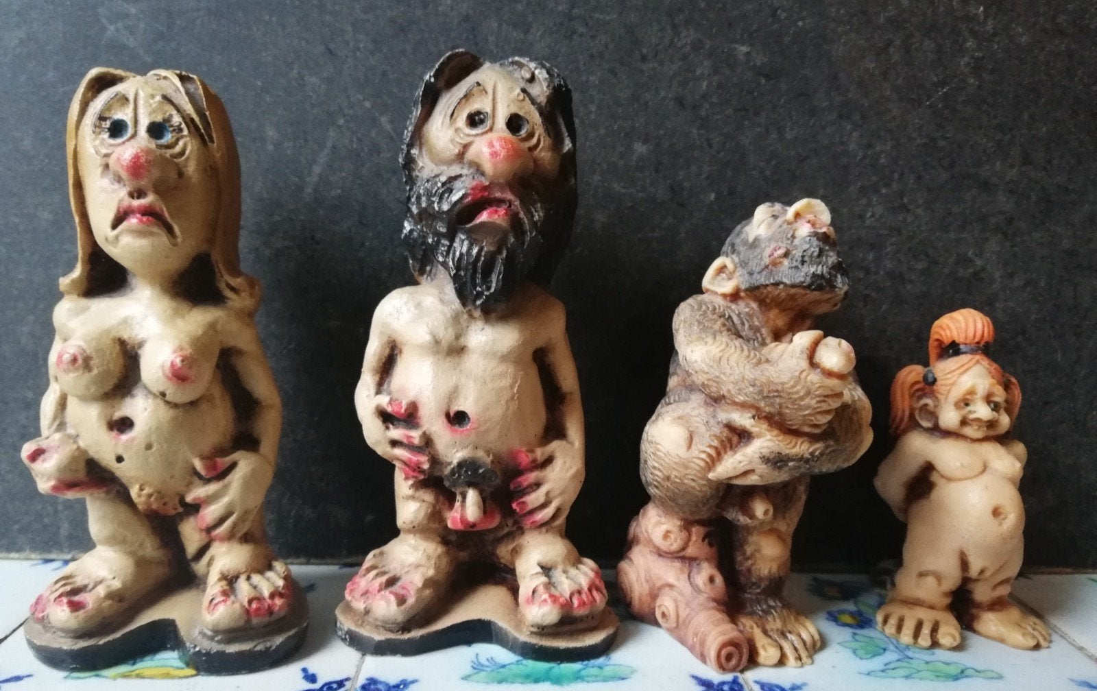 Ugly sexy beeldjes. 4 st. Polystone. Ca '50/`60., Ophalen, Zo goed als nieuw, Fantasy
